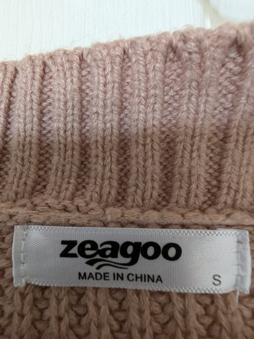 Zeagoo Oversized Mauve Cable Knit Cardigan | Small - Picture 3 of 4